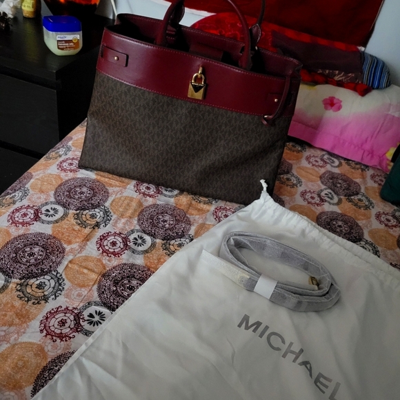 MICHAEL Michael Kors Gramercy Large Logo Satchel - Picture 1 of 7